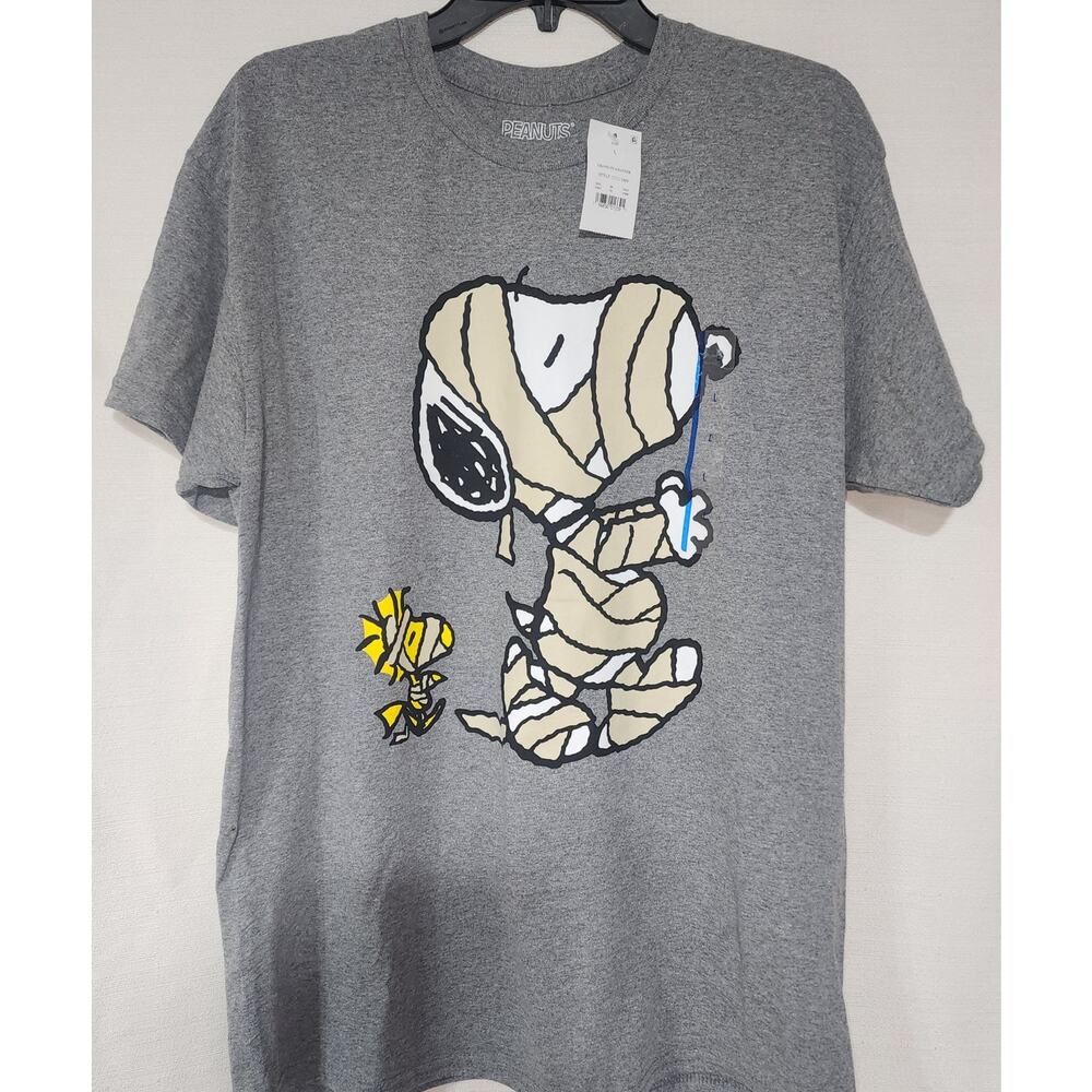 Snoopy and Woodstock mummy men's Large shirt